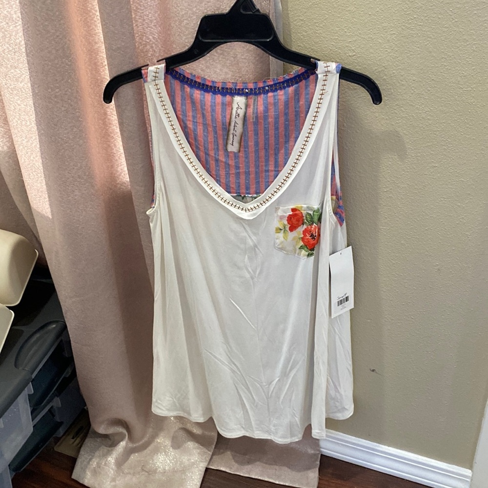 Beautiful new with tags Aratta Silent Journey tank top, size small.